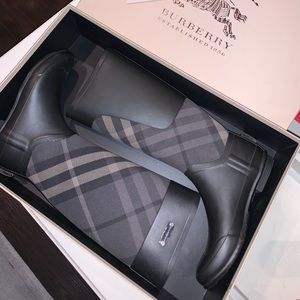 BURBERRY Charcoal Clemence Rainboots